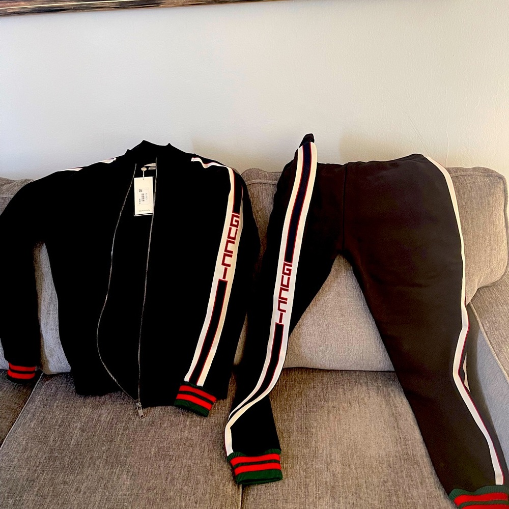 Gucci Sweatsuit. Men’s XL. Never worn